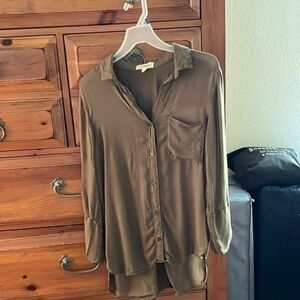 EUC Cloth & Stone Women’s Green Blouse, Size Small!